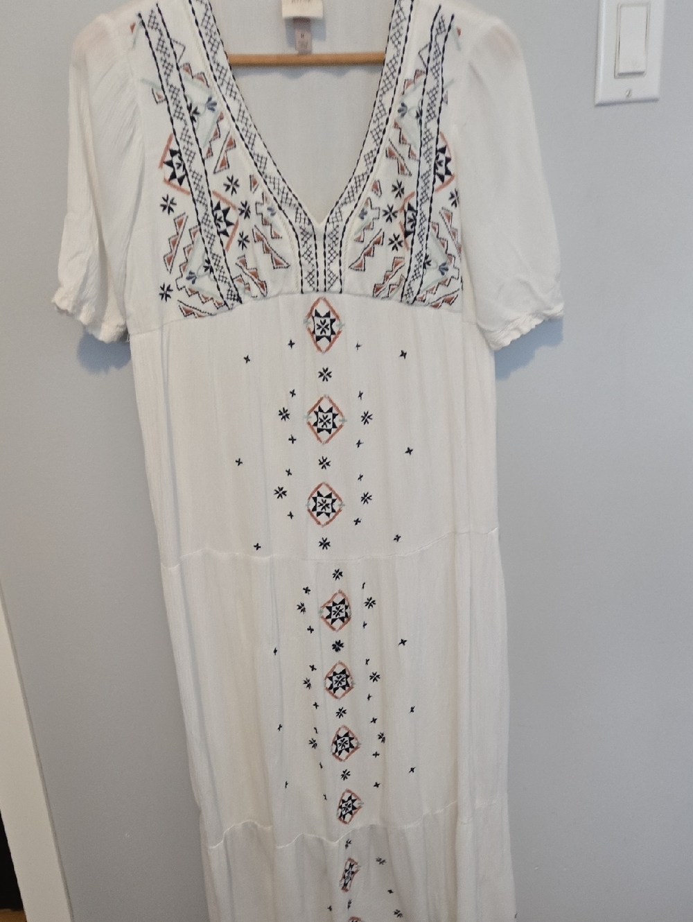Knox Rose White Top with Coral Trim